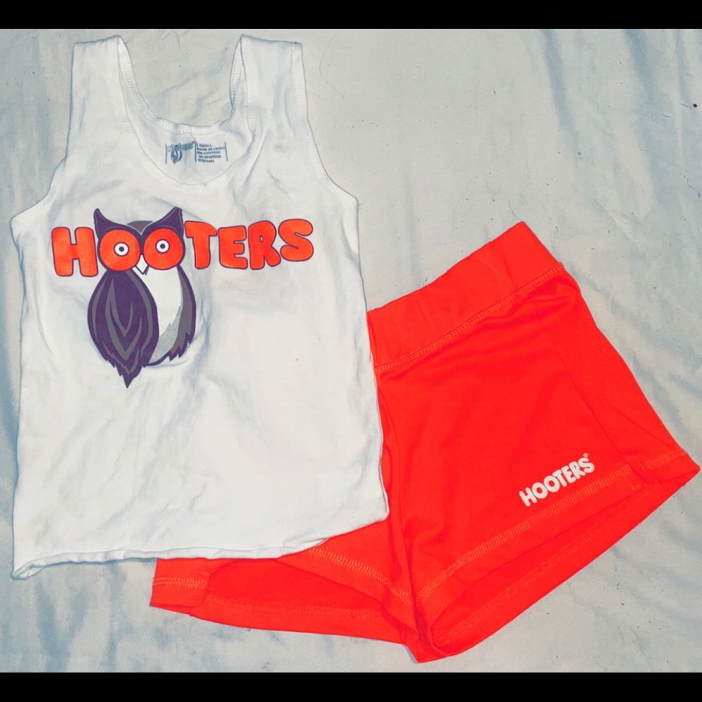 Hooters uniform